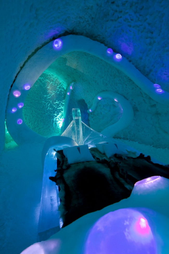 瑞典冰旅馆设计灯光下的房间