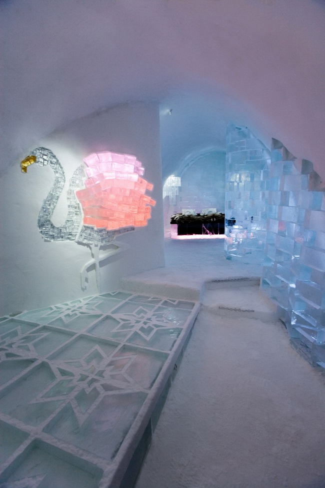 瑞典冰旅馆设计过道灯光运用